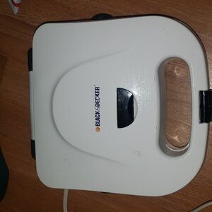 Black n decker burger maker barely used